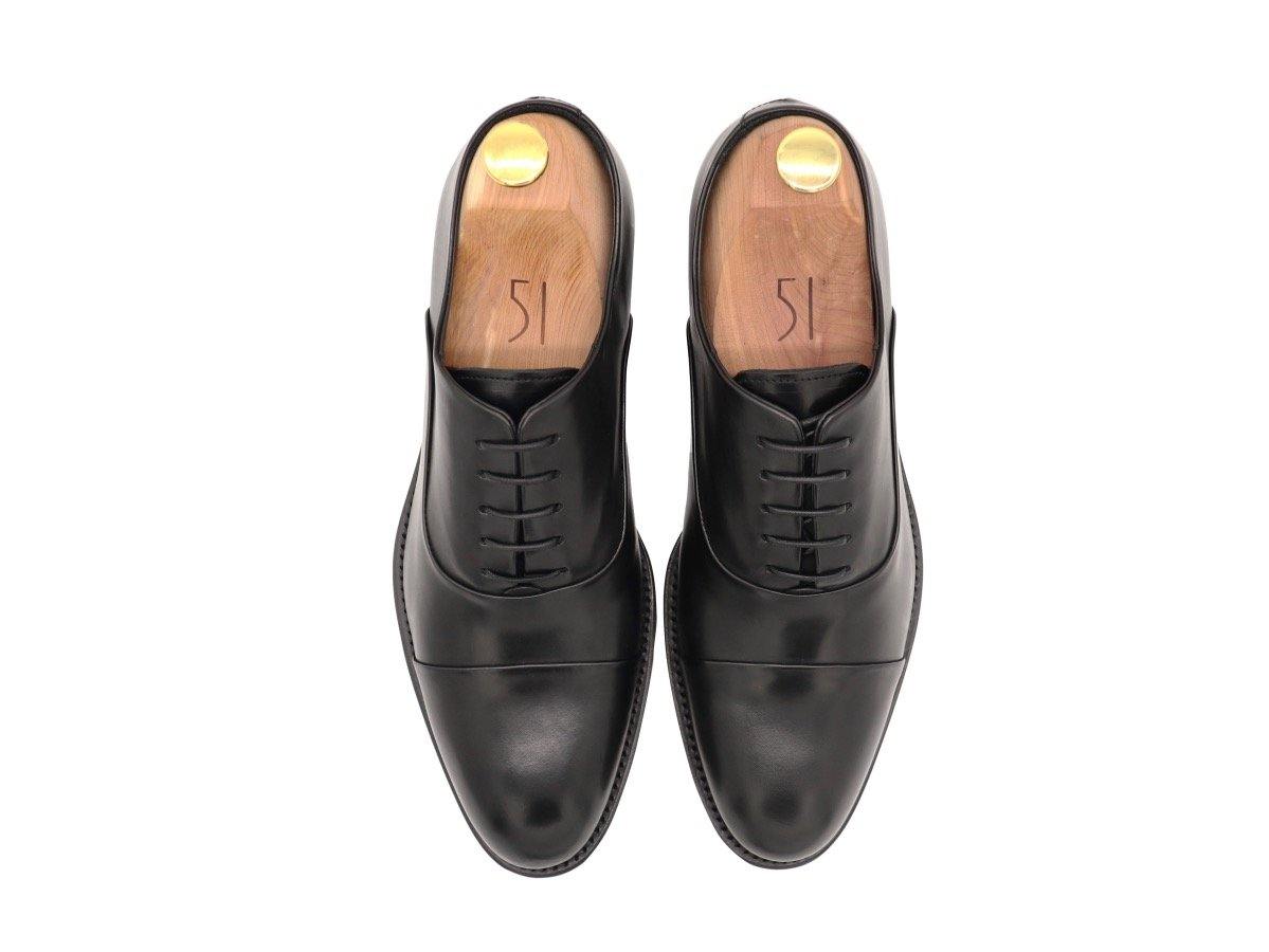 Top View of Mens Black Leather Cap Toe Oxford Shoes